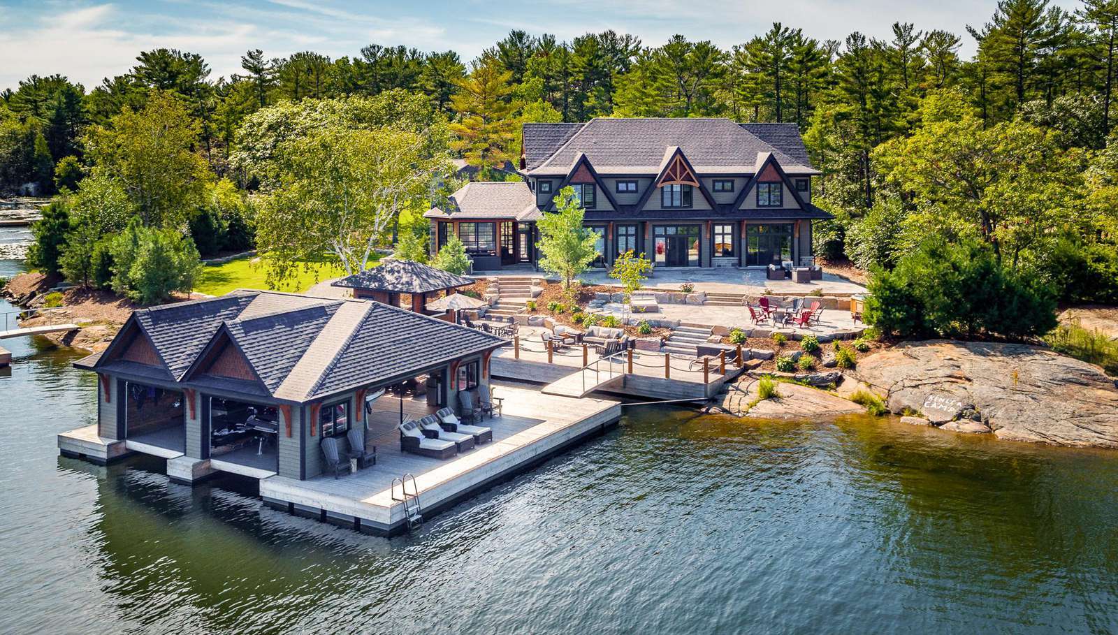 Guests arriving at Muskoka cottage rental